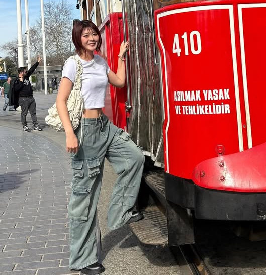 中尾真亜理のスタイル良さが分かる画像